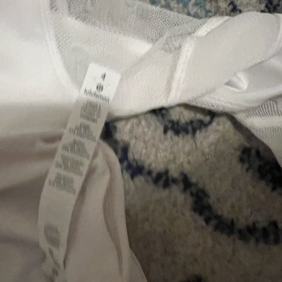 NWT lululemon mesh leggings - Picture 5 of 5